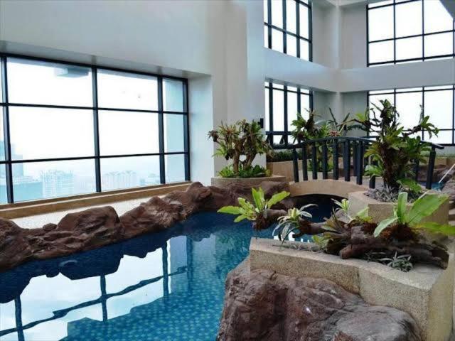 Family Staycation With Pool Manila Zewnętrze zdjęcie